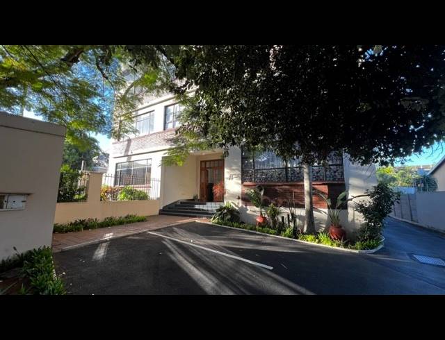 2 BEDROOM FLAT FOR SALE IN ESSENWOOD